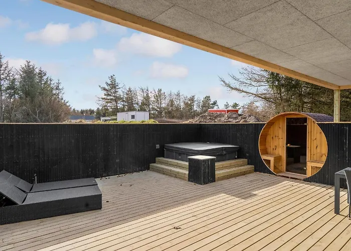 In With Sauna